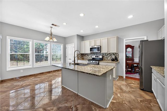 1322 Melrose Woods LN, Lawrenceville, GA 30045