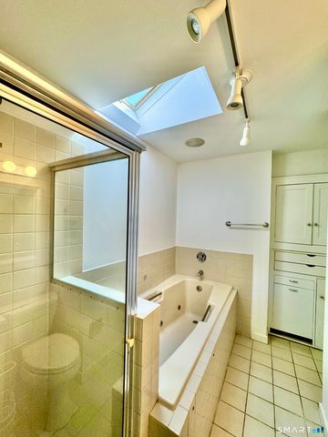 15 Thames Street, Norwalk, CT 06851