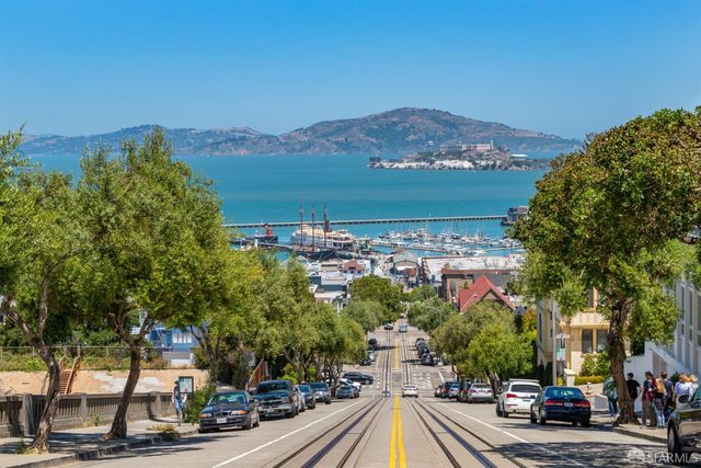 1101 Green Street 204, San Francisco, CA 94109