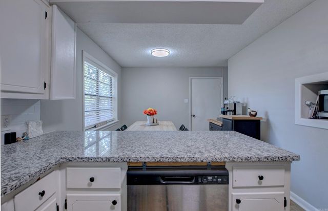 5800 Foxboro, North Little Rock, AR 72118