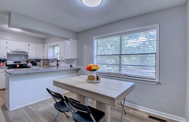 5800 Foxboro, North Little Rock, AR 72118