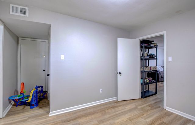 5800 Foxboro, North Little Rock, AR 72118