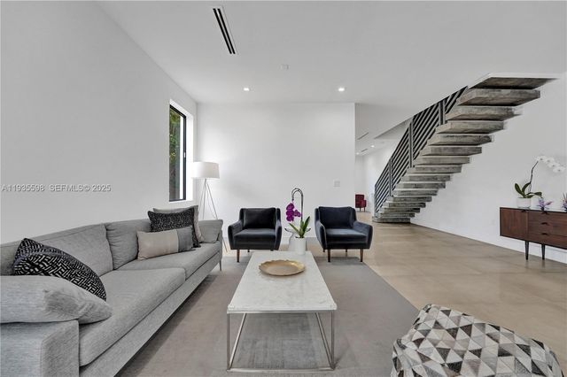 3465 SW 3rd Ave, Miami, FL 33145