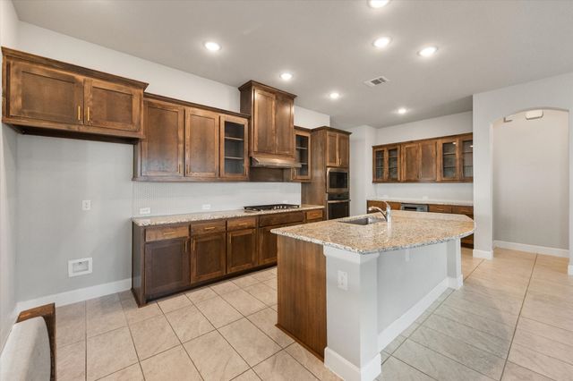 2900 Bluff Creek Drive, Mansfield, TX 76063