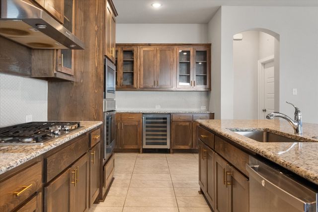 2900 Bluff Creek Drive, Mansfield, TX 76063