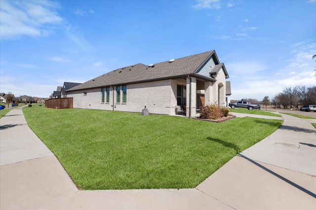 2900 Bluff Creek Drive, Mansfield, TX 76063