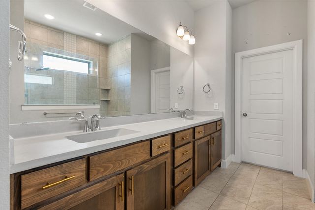 2900 Bluff Creek Drive, Mansfield, TX 76063