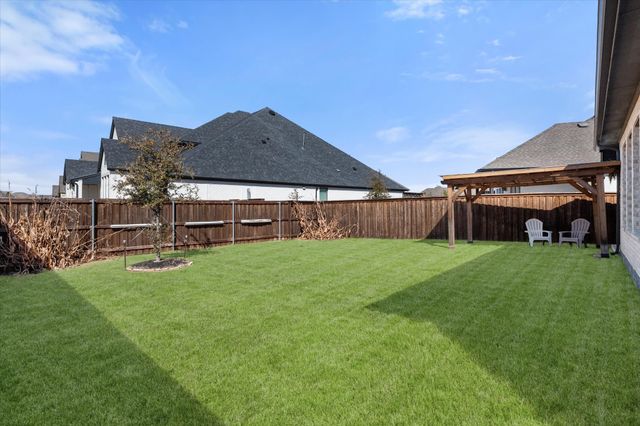 2900 Bluff Creek Drive, Mansfield, TX 76063