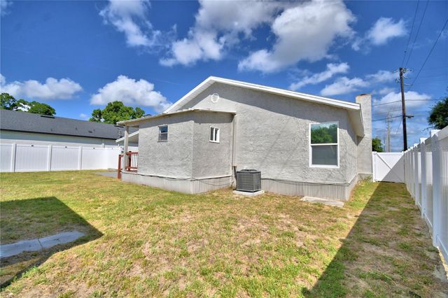 208 CENTER STREET, Auburndale, FL 33823