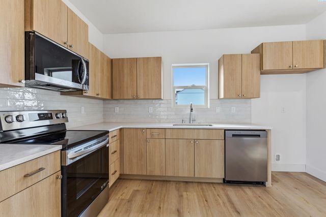 302 Kraus Ct, West Richland, WA 99353