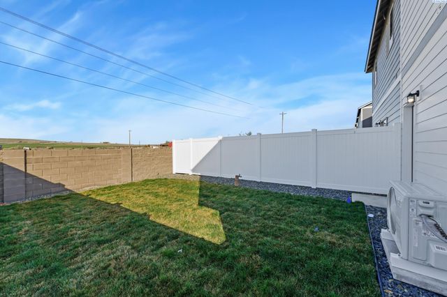 302 Kraus Ct, West Richland, WA 99353