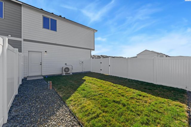 302 Kraus Ct, West Richland, WA 99353