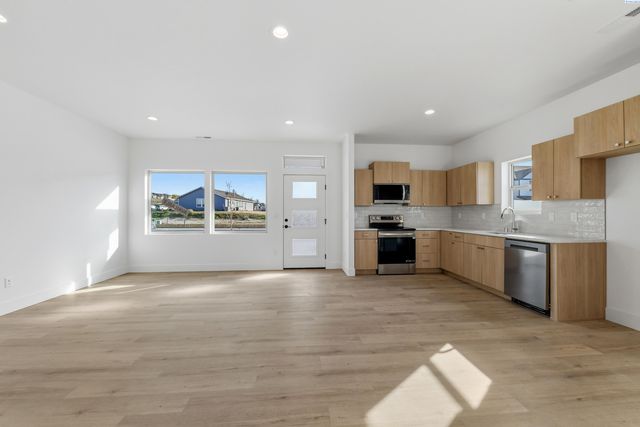 302 Kraus Ct, West Richland, WA 99353