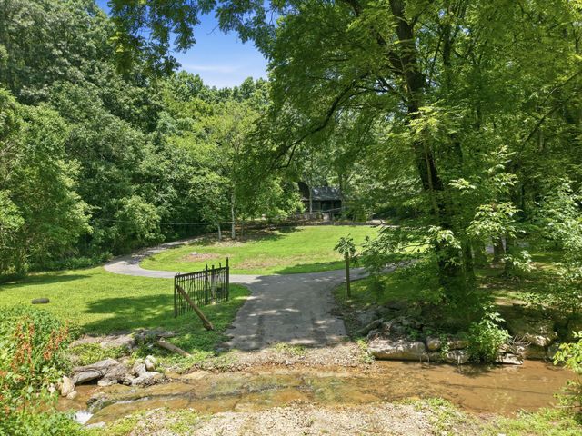 168 Sherfield Rd, Fayetteville, TN 37334