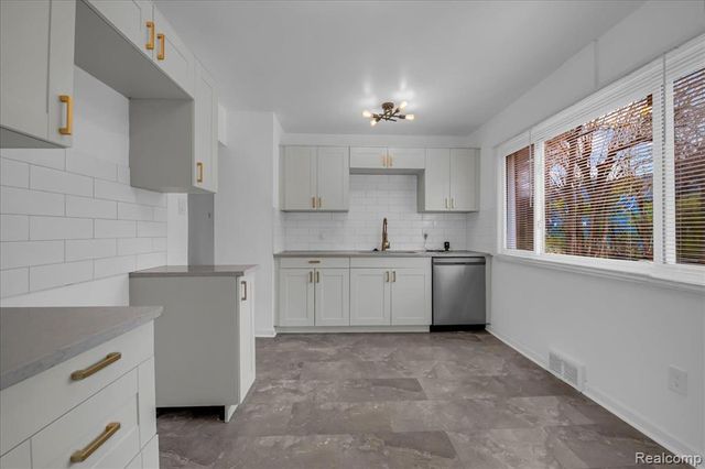 20574 Rutherford Street, Detroit, MI 48235