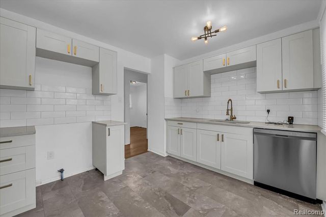 20574 Rutherford Street, Detroit, MI 48235