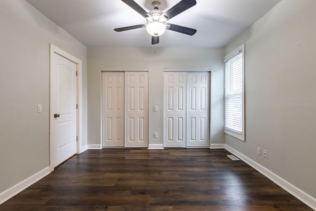 38 N GREEN Street, Carpentersville, IL 60110