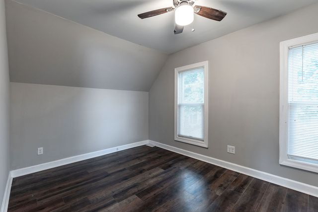 38 N GREEN Street, Carpentersville, IL 60110