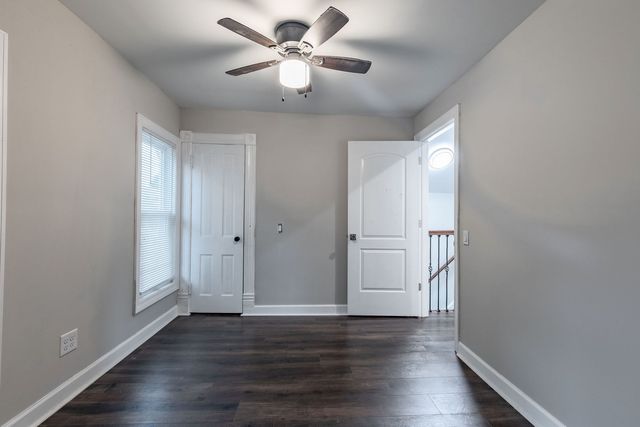 38 N GREEN Street, Carpentersville, IL 60110