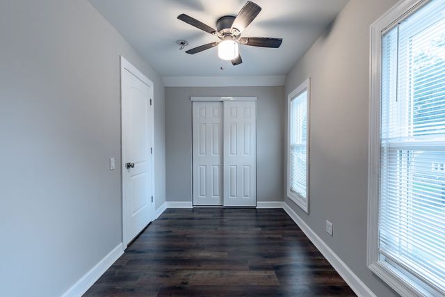 38 N GREEN Street, Carpentersville, IL 60110