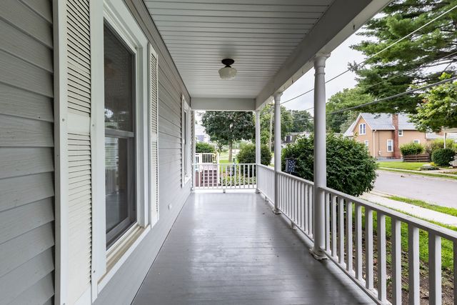 38 N GREEN Street, Carpentersville, IL 60110