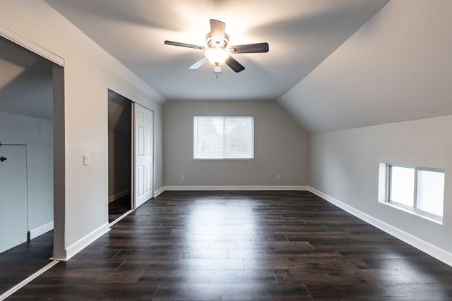 38 N GREEN Street, Carpentersville, IL 60110