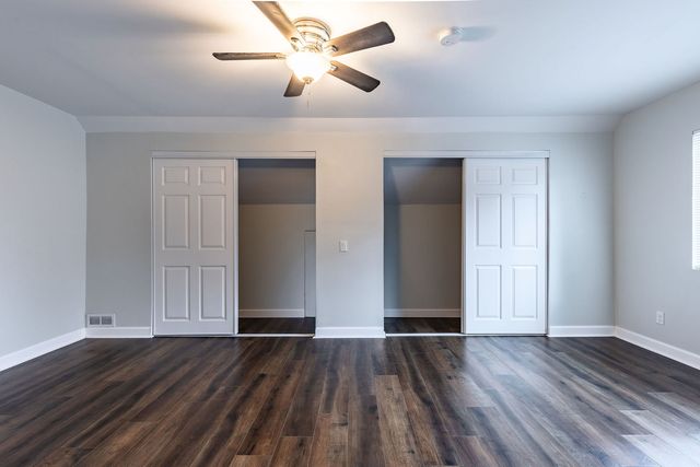 38 N GREEN Street, Carpentersville, IL 60110