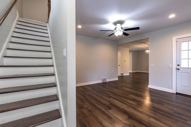 38 N GREEN Street, Carpentersville, IL 60110