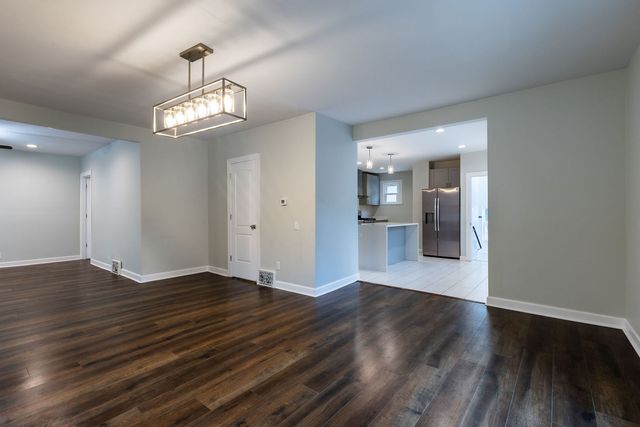 38 N GREEN Street, Carpentersville, IL 60110