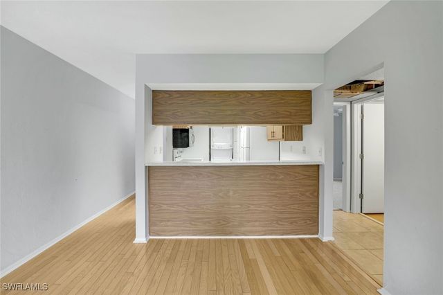 35 GREENBRIER ST 6-102, Marco Island, FL 34145