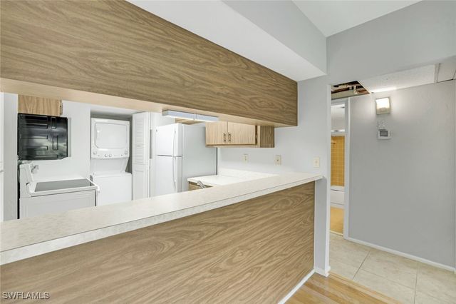 35 GREENBRIER ST 6-102, Marco Island, FL 34145