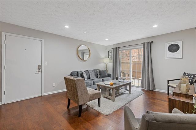 3135 Seven Pines Court 106, Atlanta, GA 30339