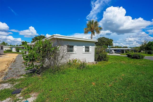 709 BENGAL AVENUE, Tavares, FL 32778