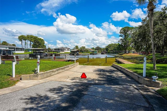 709 BENGAL AVENUE, Tavares, FL 32778
