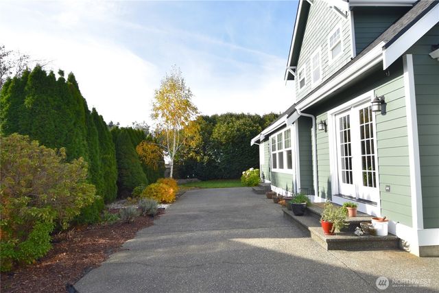 885 Sunrise Drive, Lynden, WA 98264