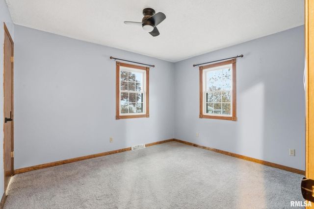 338 BENTON Street, Le Claire, IA 52753