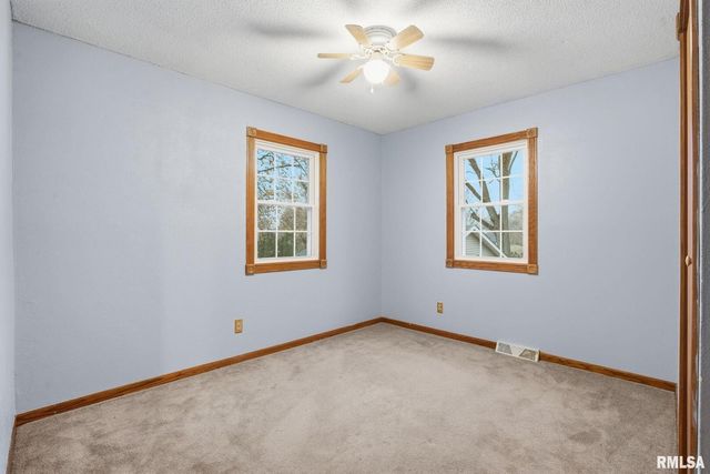 338 BENTON Street, Le Claire, IA 52753