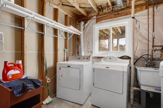 2427 Henslow Avenue N, Oakdale, MN 55128