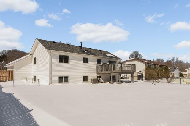 2427 Henslow Avenue N, Oakdale, MN 55128