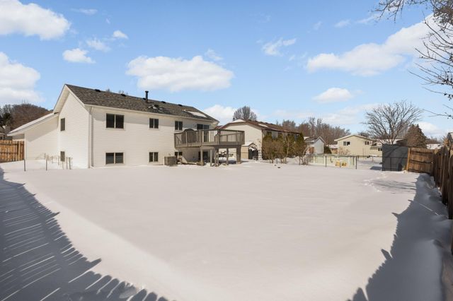 2427 Henslow Avenue N, Oakdale, MN 55128