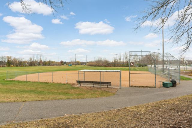 2427 Henslow Avenue N, Oakdale, MN 55128