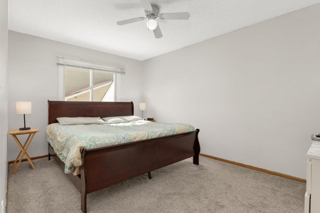 2427 Henslow Avenue N, Oakdale, MN 55128