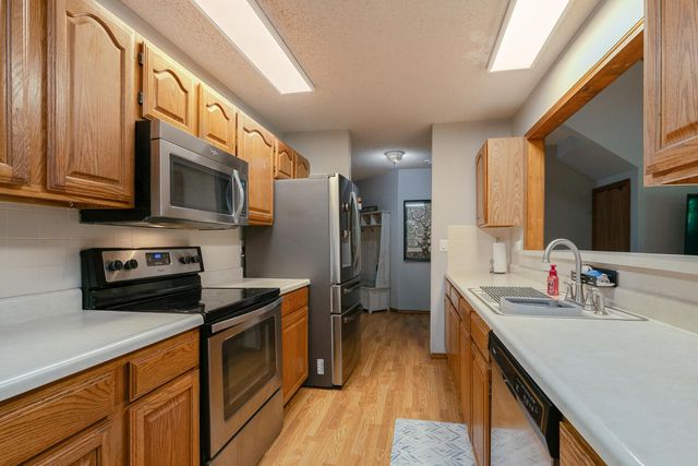 811 Rainbow Valley Drive, Highlandville, MO 65669