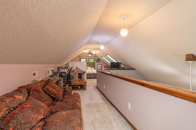 811 Rainbow Valley Drive, Highlandville, MO 65669