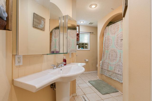 811 Rainbow Valley Drive, Highlandville, MO 65669