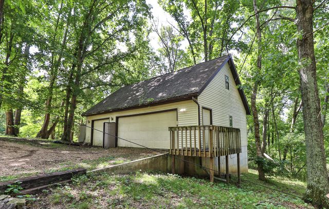 811 Rainbow Valley Drive, Highlandville, MO 65669