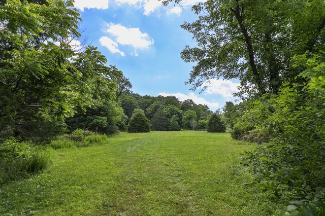 811 Rainbow Valley Drive, Highlandville, MO 65669