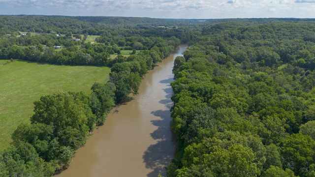 811 Rainbow Valley Drive, Highlandville, MO 65669