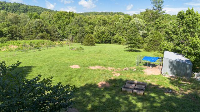 811 Rainbow Valley Drive, Highlandville, MO 65669