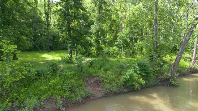 811 Rainbow Valley Drive, Highlandville, MO 65669